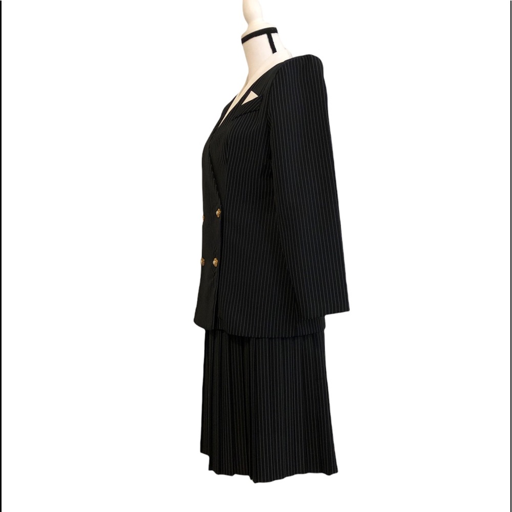 Tina Barrie Suit Jacket & Skirt Nwto